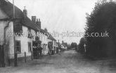 The Queens Head Public House and Village, Fyfield, Essex. c.1915